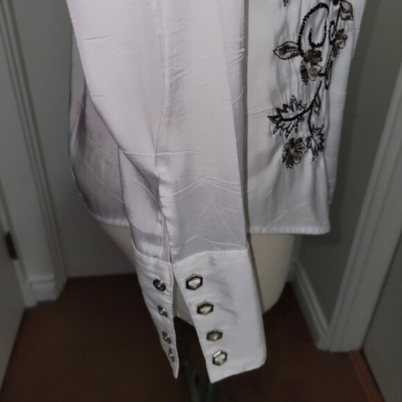 Blouse with Lovely Embroidery Size Small Ivory Stampede Ready - Picture 7 of 8